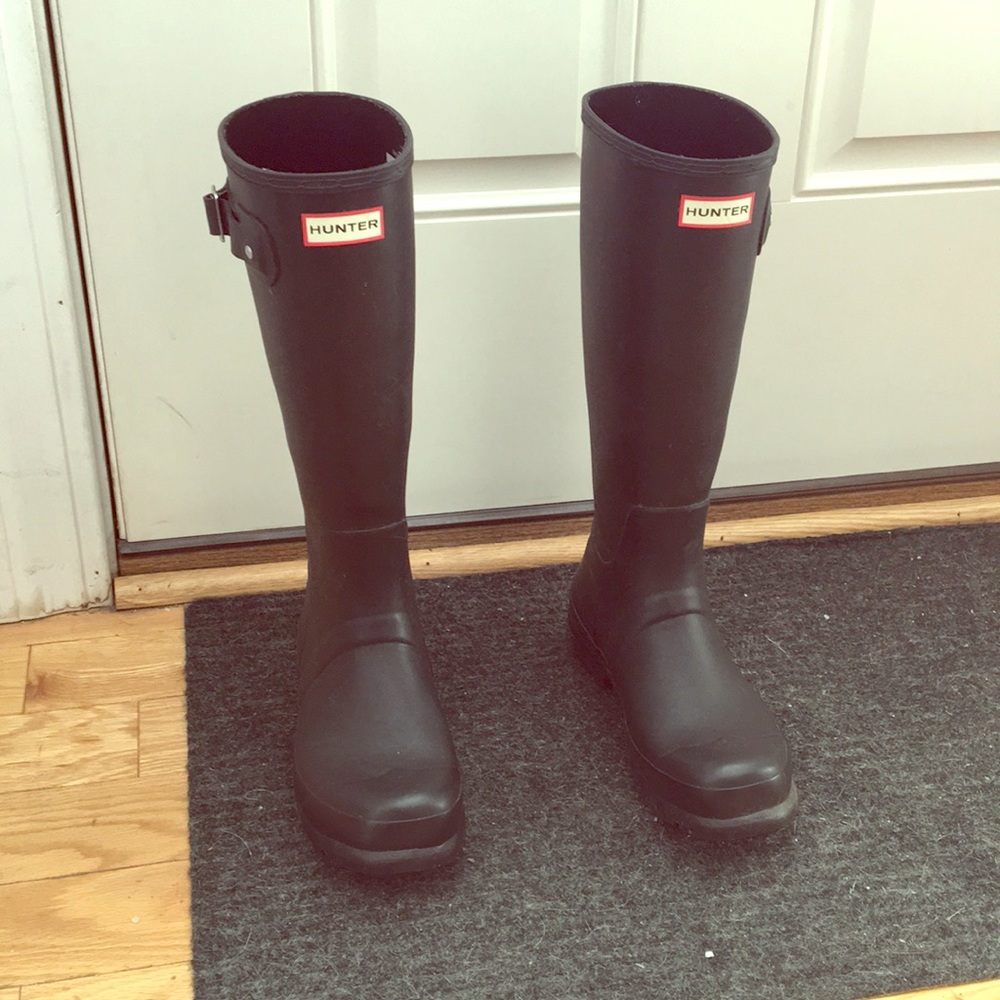 Men's size 8 Hunter boot!